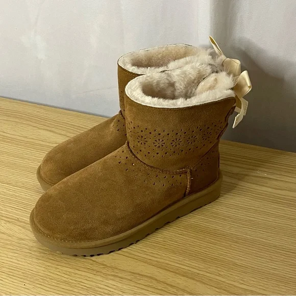 Ugg boots Dae Sunshine Perf women’s 7 brown bootie ribbon - Picture 3 of 10